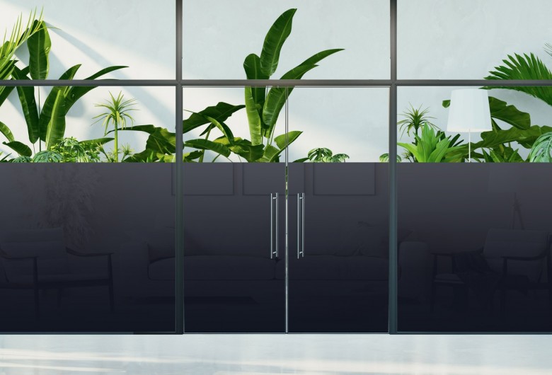 INT257 Glossy black...