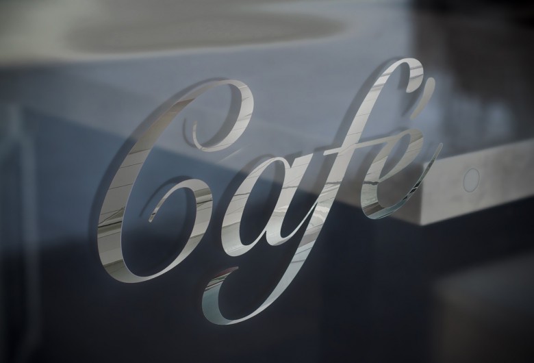 SKN09 Glossy silver window...