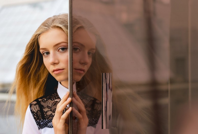 Bronze one-way mirror MIR505